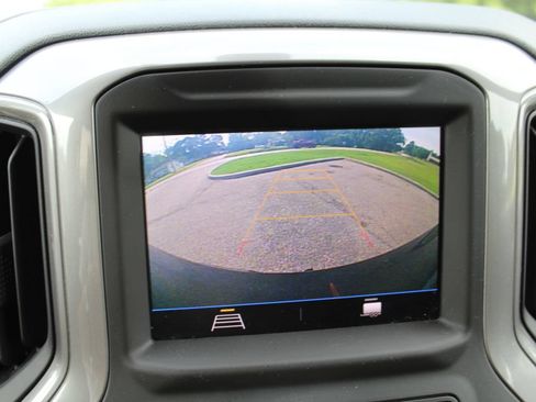 Used 2021 Chevrolet Silverado 1500 Custom Trail Boss AWD/4WD image 15