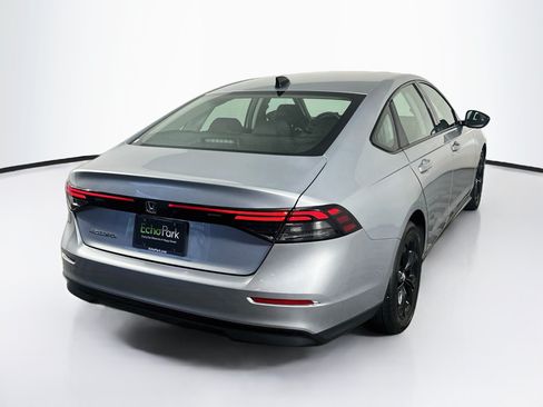 Used 2025 Honda Accord SE image 10