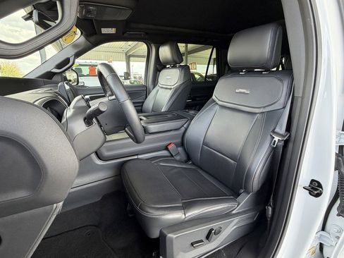Used 2025 Ford Expedition Max Platinum w/ Stealth Appearance Package AWD/4WD image 13