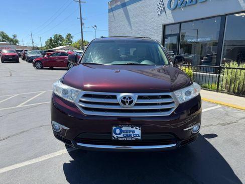 Used 2013 Toyota Highlander Plus AWD/4WD image 2