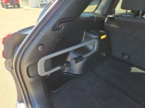 Used 2017 Jeep Cherokee Latitude FWD image 7