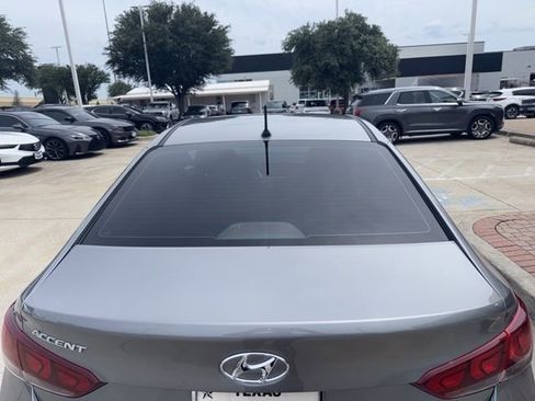 Used 2022 Hyundai Accent SE FWD image 7