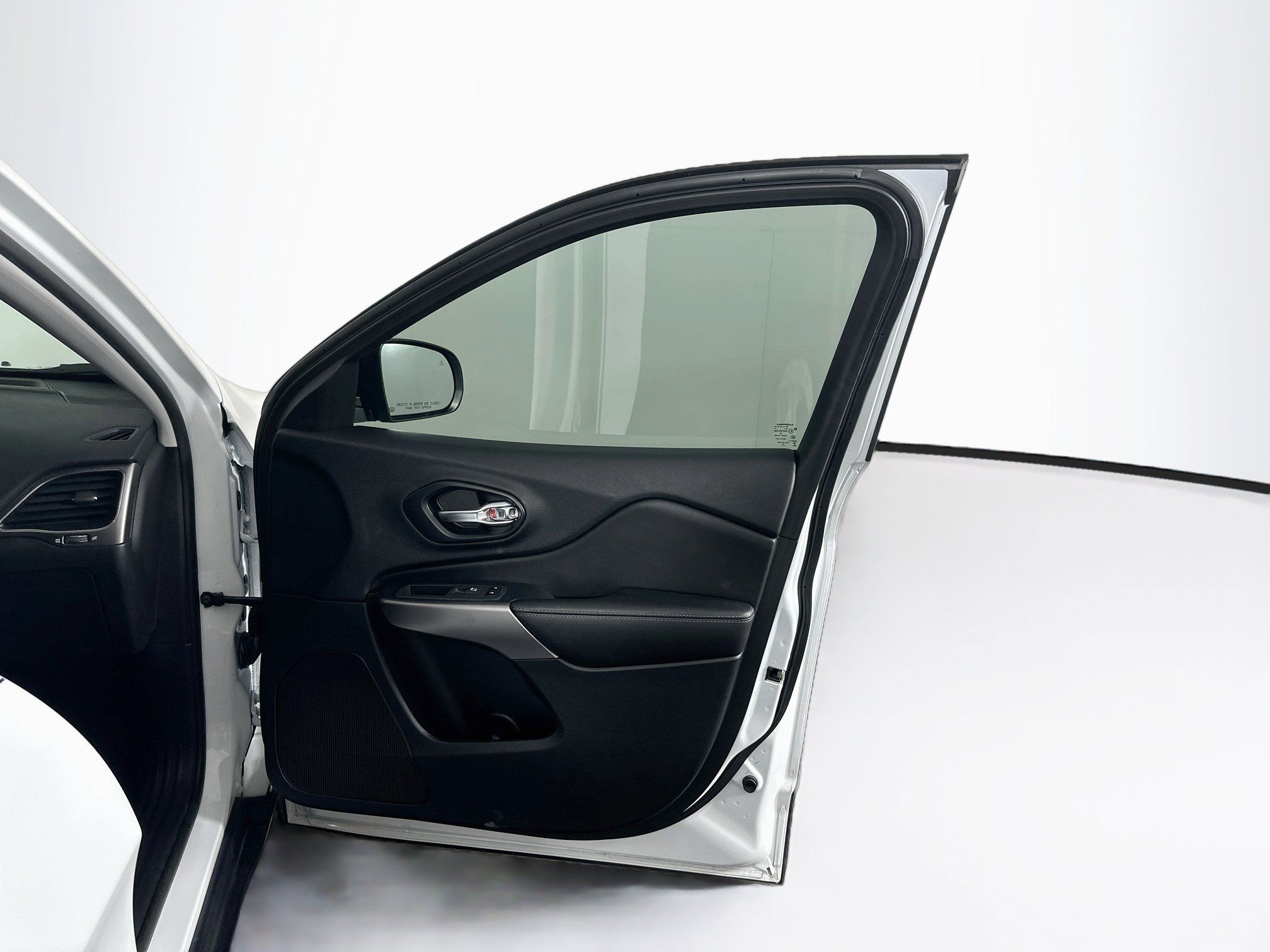 Used 2022 Jeep Cherokee Latitude Lux FWD image 32