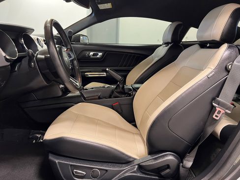 Used 2016 Ford Mustang GT Premium image 10