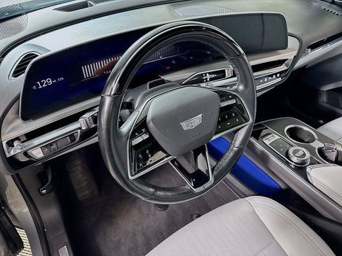 Used 2024 Cadillac Lyriq Luxury AWD/4WD image 14