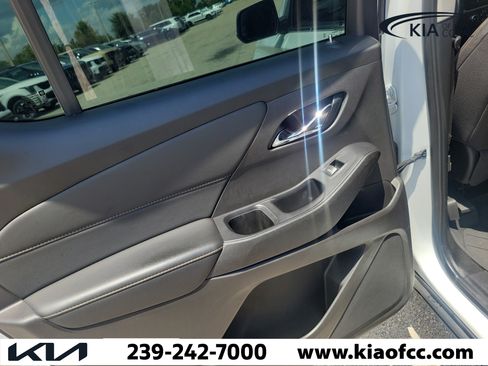 Used 2021 Chevrolet Traverse LT FWD image 11