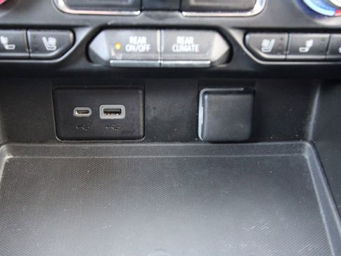 Used 2021 GMC Yukon SLT w/ SLT Luxury Plus Package image 29