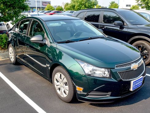 Used 2014 Chevrolet Cruze LS FWD image 14