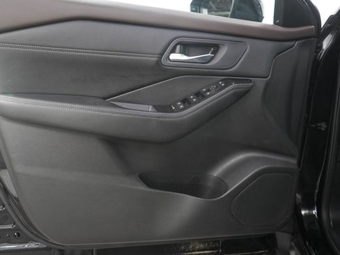 Used 2023 Nissan Rogue SV w/ SV Premium B Package AWD/4WD image 19