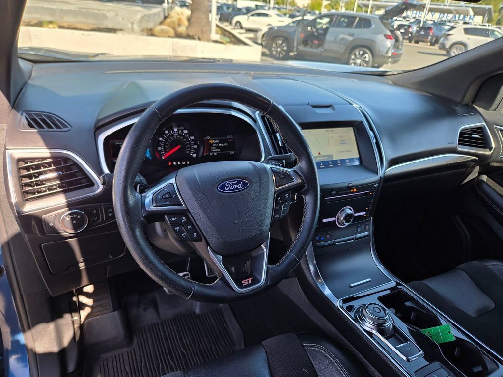 Used 2019 Ford Edge ST w/ Equipment Group 401A AWD/4WD image 9