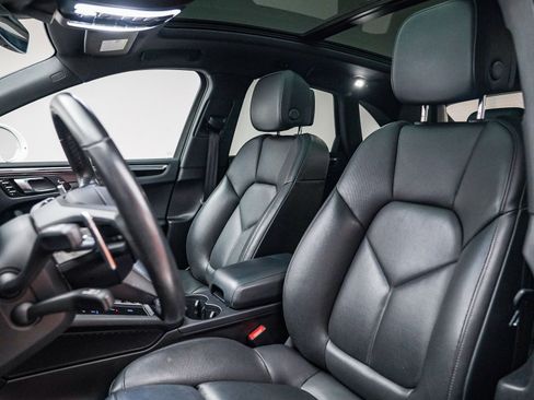 Used 2022 Porsche Macan S image 5