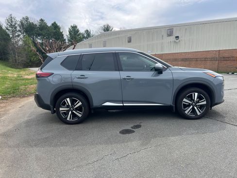 Used 2021 Nissan Rogue SL image 6