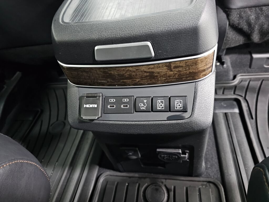 Used 2026 Toyota Sienna Platinum AWD/4WD image 20