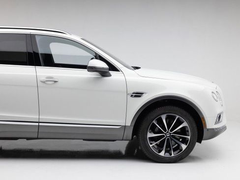 Used 2017 Bentley Bentayga W12 image 23