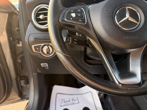 Used 2018 Mercedes-Benz GLC 300 4MATIC image 17