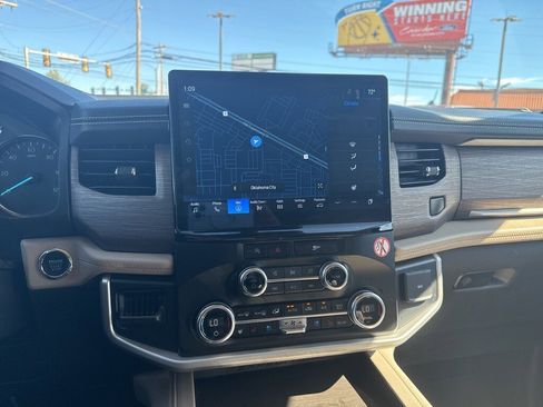 Used 2024 Ford Expedition Max Limited image 10