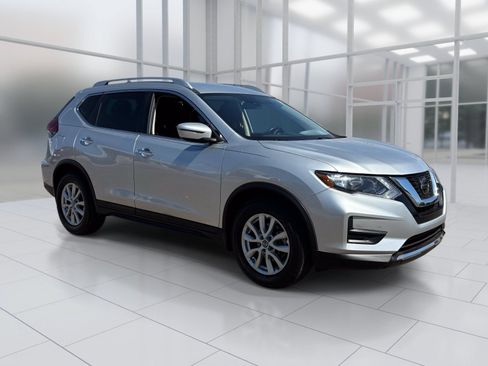 Used 2020 Nissan Rogue SV FWD image 8