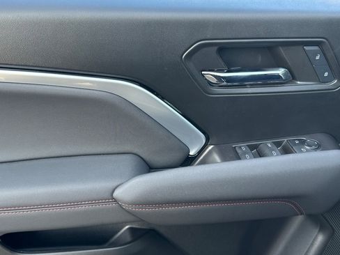 Used 2024 Chevrolet Colorado Z71 w/ Z71 Convenience Package 2 image 11