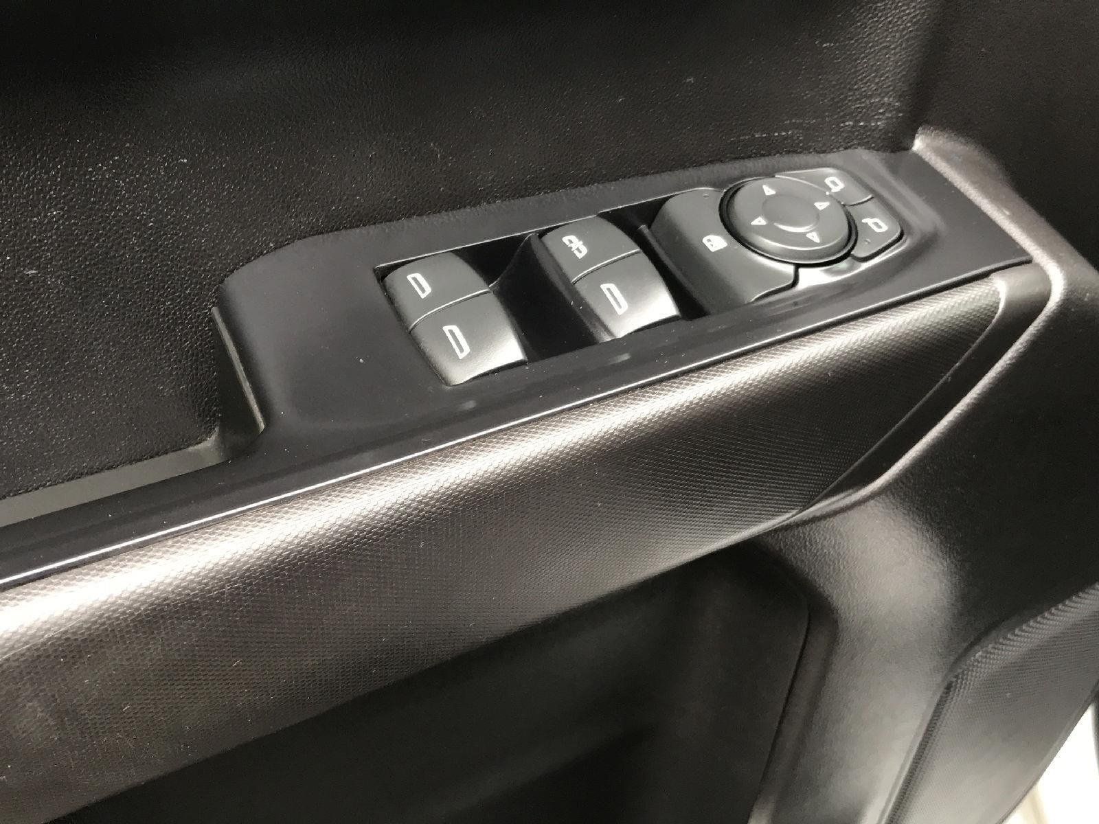 Used 2020 Chevrolet Silverado 1500 Custom w/ Custom Convenience Package AWD/4WD image 24