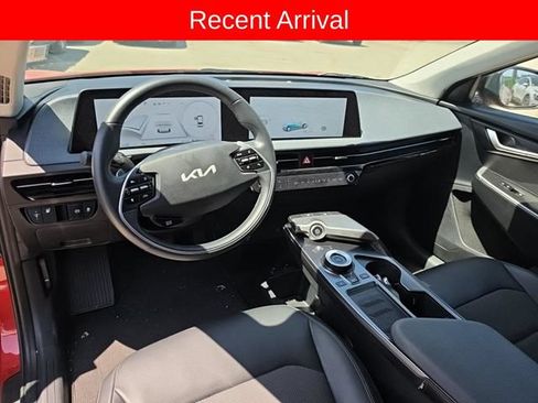 Used 2024 Kia EV6 Light RWD image 9