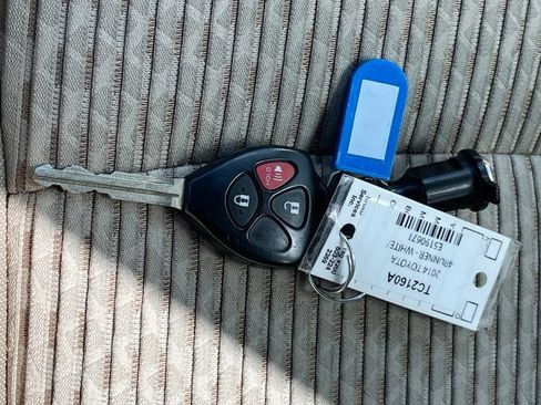 Used 2014 Toyota 4Runner SR5 AWD/4WD image 44