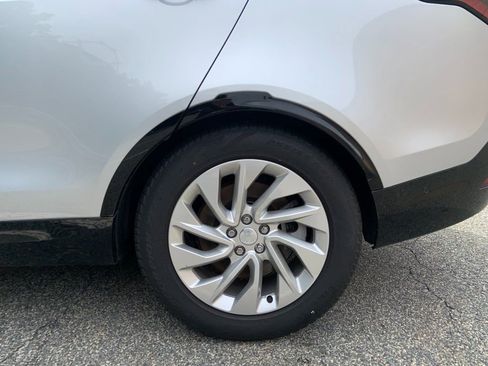 Certified 2023 Land Rover Discovery S R-Dynamic image 12