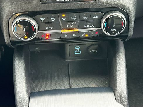 Used 2022 Ford Escape SEL image 16