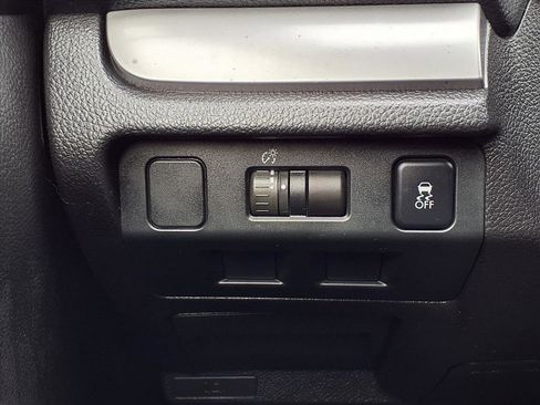 Used 2013 Subaru Impreza 2.0i Sport Premium image 9