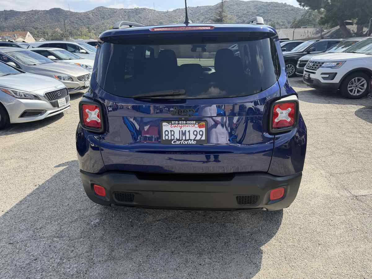 Used 2017 Jeep Renegade Altitude FWD image 6