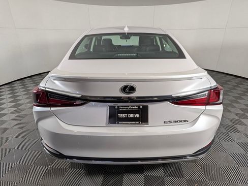 Used 2025 Lexus ES 300h 300h image 6