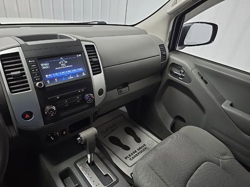 Used 2019 Nissan Frontier SV image 25