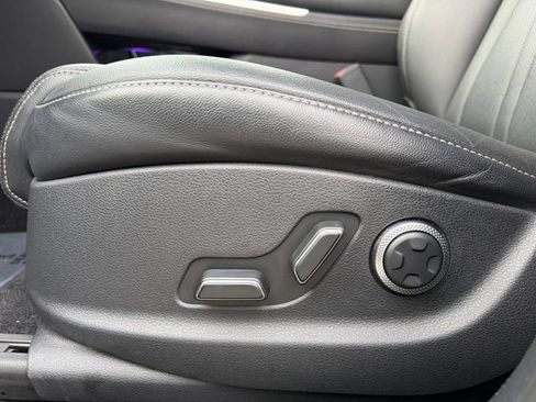 Used 2024 Genesis GV80 2.5T image 13