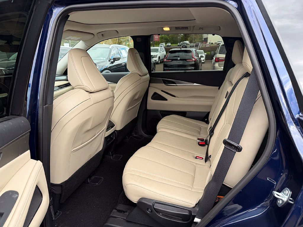 Certified 2024 INFINITI QX60 Luxe AWD/4WD image 10