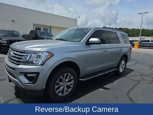 Used 2020 Ford Expedition XLT w/ Equipment Group 202A RWD image 4