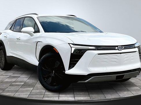 New 2025 Chevrolet Blazer EV LT AWD/4WD image 2