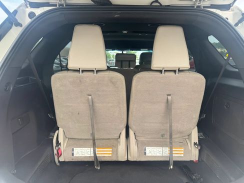 Used 2012 Ford Explorer XLT FWD image 5