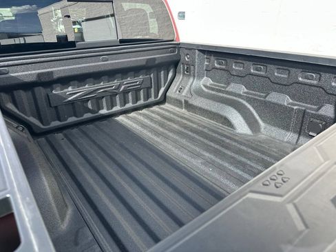 Used 2024 Chevrolet Colorado ZR2 w/ ZR2 Convenience Package III AWD/4WD image 7