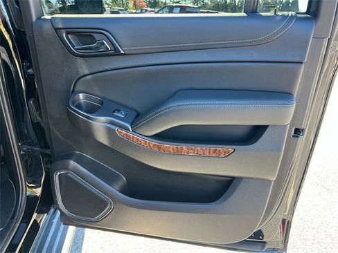 Used 2019 Chevrolet Suburban Premier image 16