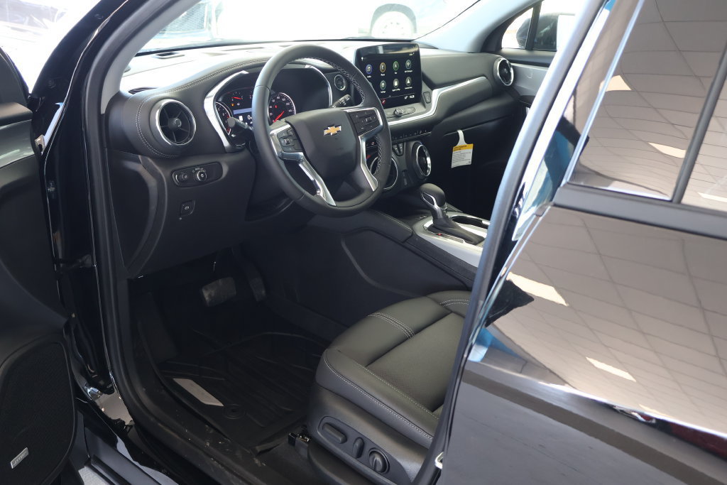 New 2026 Chevrolet Blazer LT w/ Sound & Technology Package AWD/4WD image 13