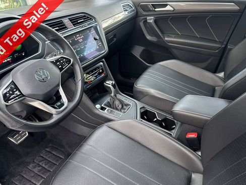 Certified 2022 Volkswagen Tiguan SE R-Line image 10