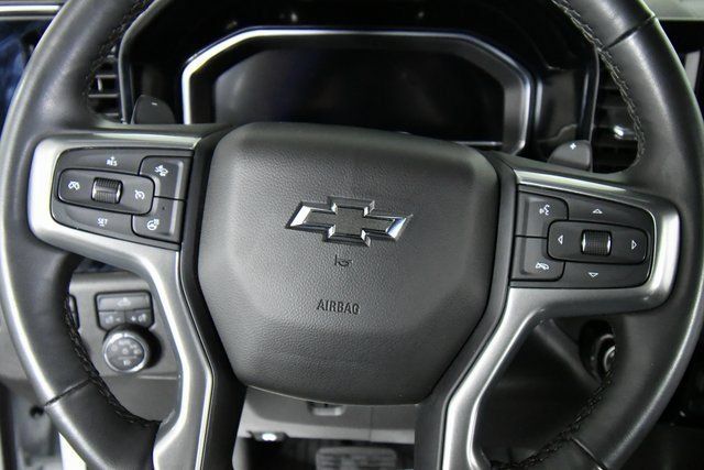 Used 2025 Chevrolet Silverado 1500 LT Trail Boss w/ Convenience Package II AWD/4WD image 2