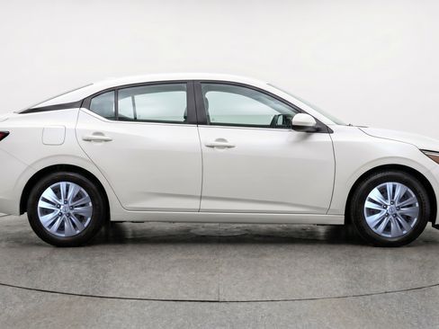 Used 2025 Nissan Sentra S FWD image 11
