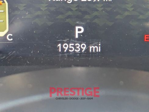 Used 2024 Jeep Gladiator Rubicon w/ Convenience Group image 17