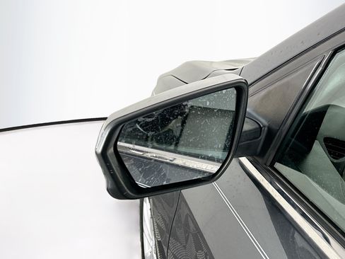 Used 2019 Chevrolet Equinox LT FWD image 16