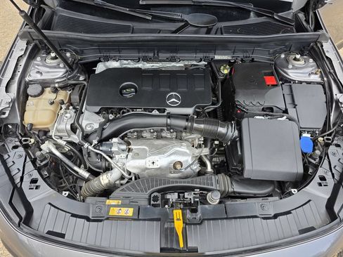 Used 2020 Mercedes-Benz GLB 250 4MATIC image 41