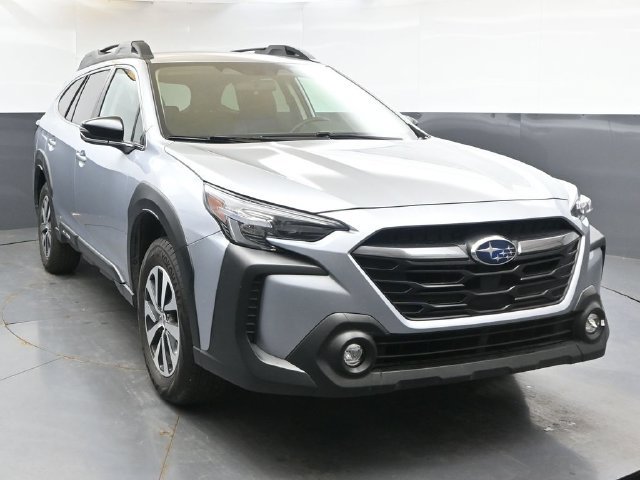 Used 2025 Subaru Outback Premium AWD/4WD image 8