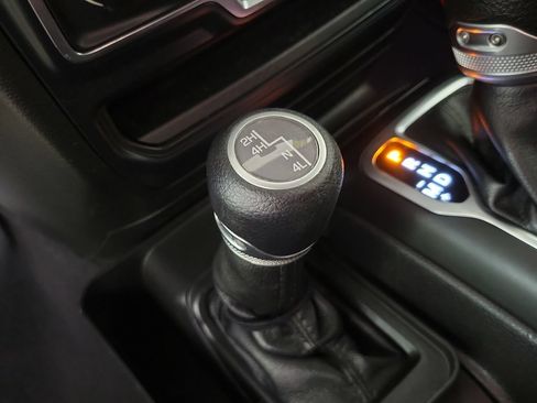Used 2019 Jeep Wrangler Unlimited Sport S AWD/4WD image 25