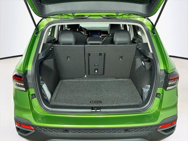 New 2027 Volkswagen Taos SE AWD/4WD image 26