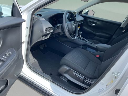 Used 2026 Honda HR-V LX image 9