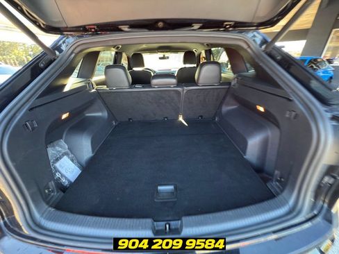 Used 2021 Volkswagen Atlas Cross Sport SE FWD image 31